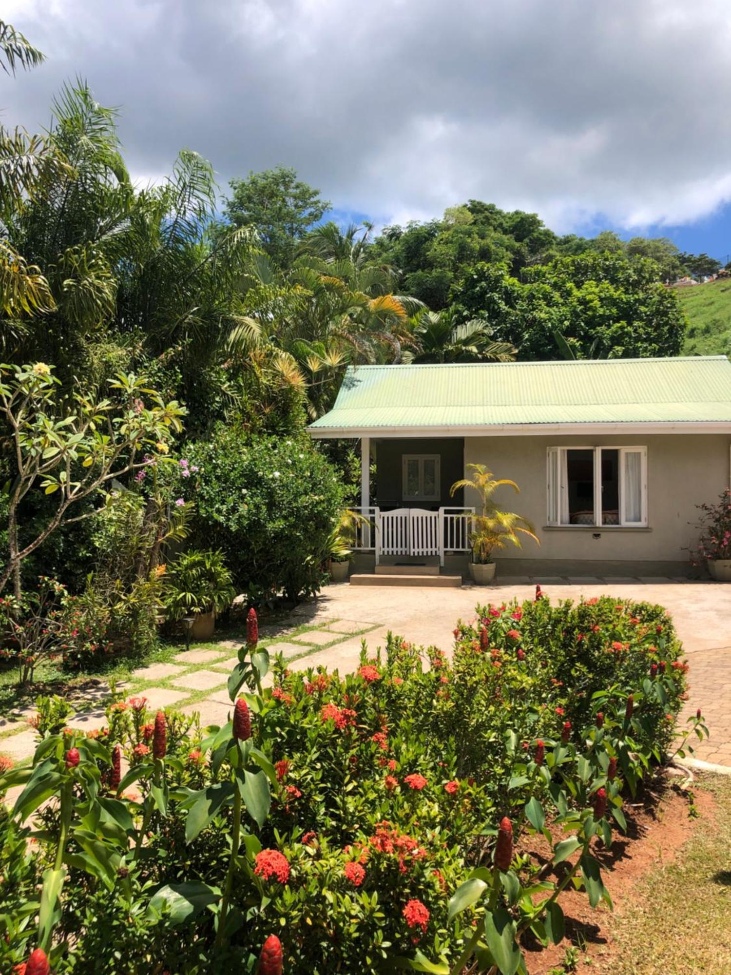 Sunbird Bungalow Anse Boileau Екстер'єр фото